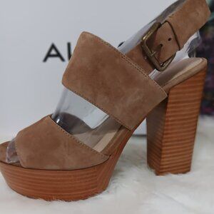 BEAUTIFUL PLATFORMS ALDO COLOR TAUPE SIZE 7.5 NEW WITH BOX